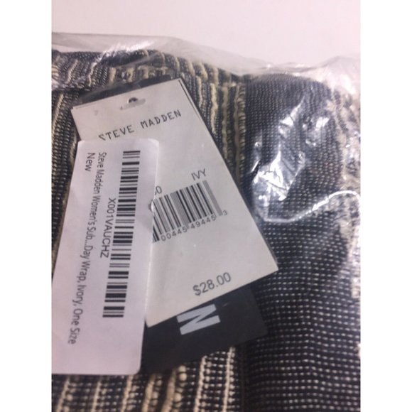 Steve Madden Subdued Slub Day Wrap, Retail $28.00 - Picture 5 of 6